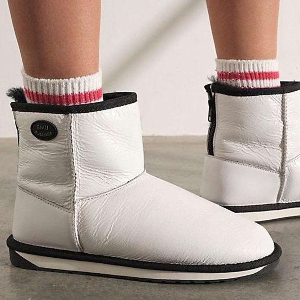 EMU Stinger Mini Zip anckle Boot white/ Black Size  US 6 EU 36  NWT